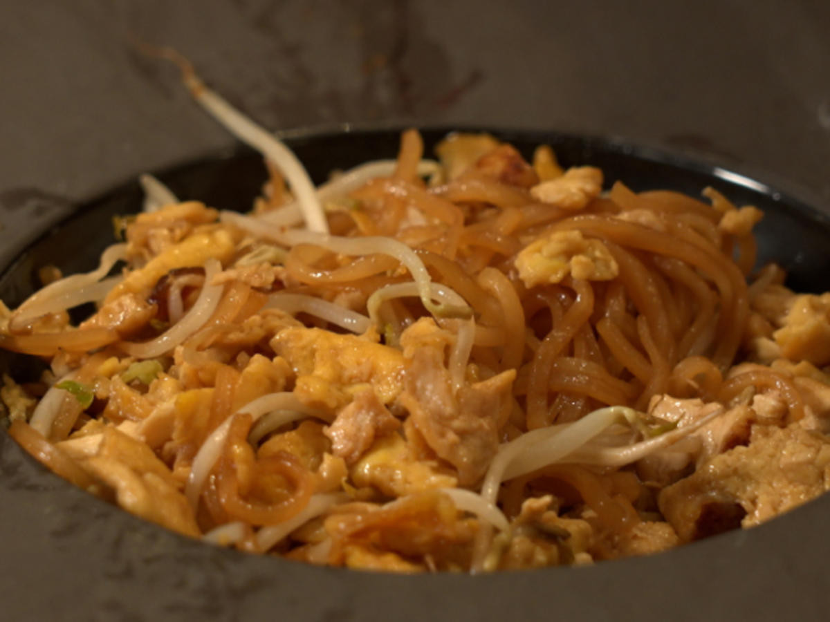 Pad Thai und Tom-Kha-Suppe (Veggie)