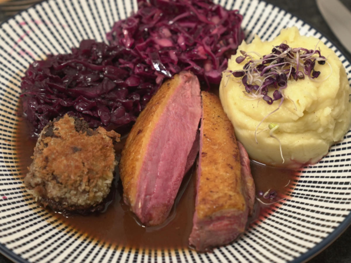 Ente mit Rotkohl und getrüffeltes Kartoffelpüree