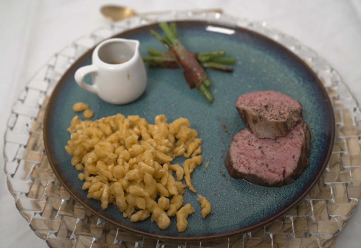 Kalbsfilet mit hausgemachten Knöpfle und Speckbohnen
