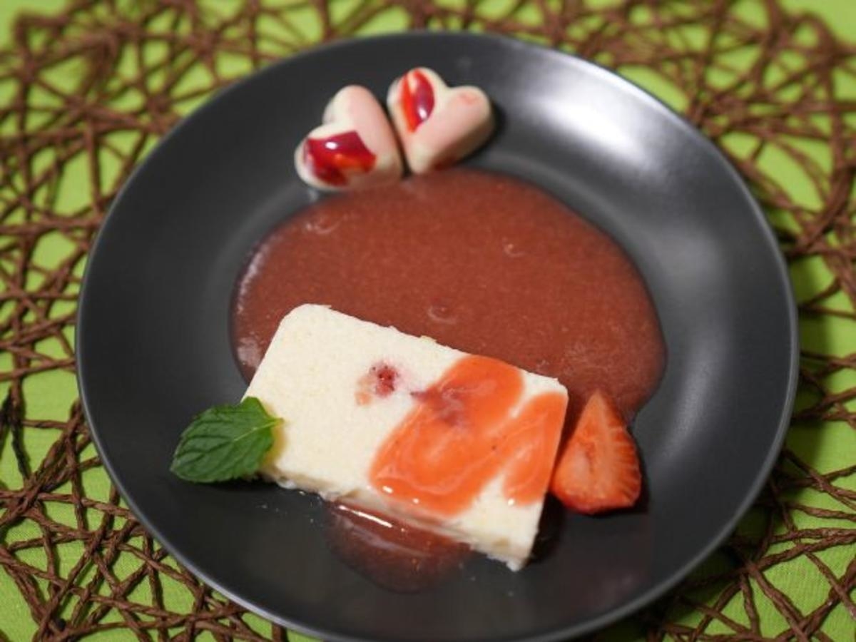 Grießflammerie mit Erdbeersoße
