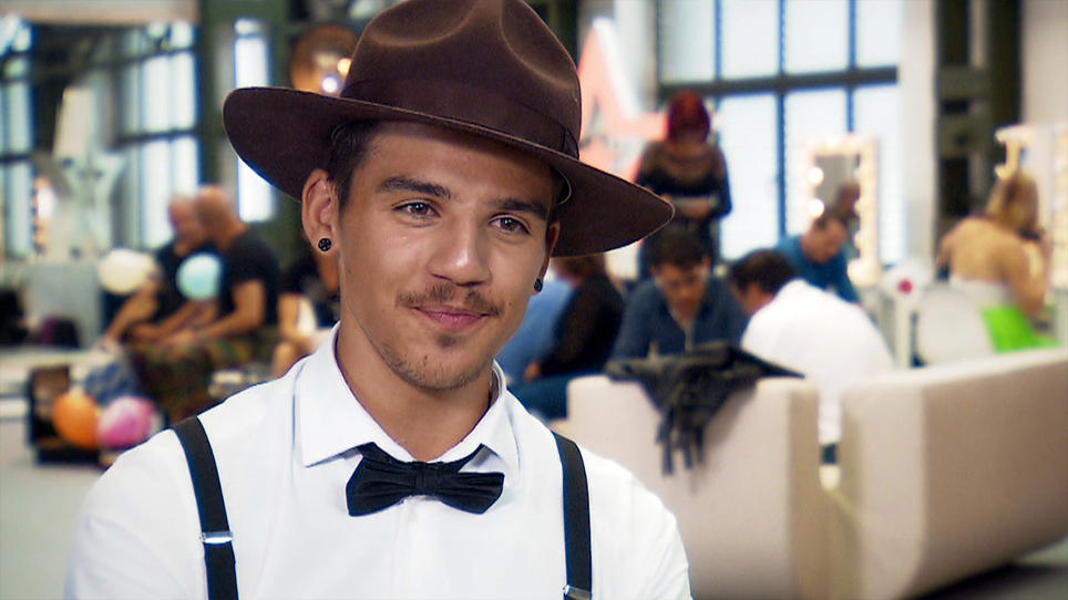 Das Supertalent 2015: Castingshow 6: Alessandro Rütten ist immer mit ...