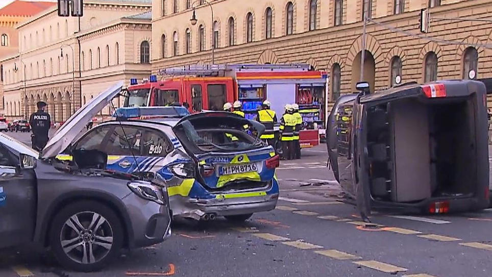 Sechs Verletzte In München: Unfall Mit Zwei Polizeiautos Und Pkw | RTL.de