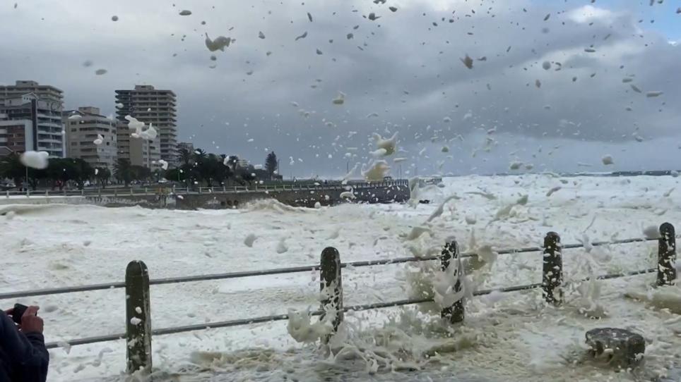 SchaumSturm über Kapstadt Weißer Schaum statt weißer Strand RTL.de