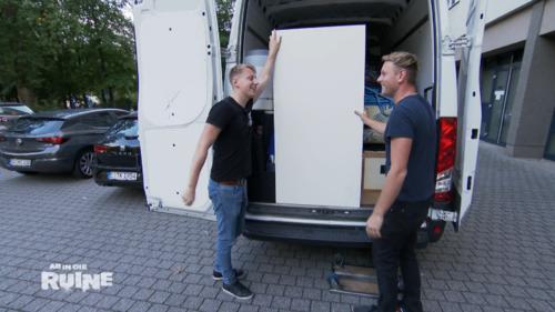 Ungewöhnlicher Ablageort: Die Dachterasse muss herhalten | RTL.de