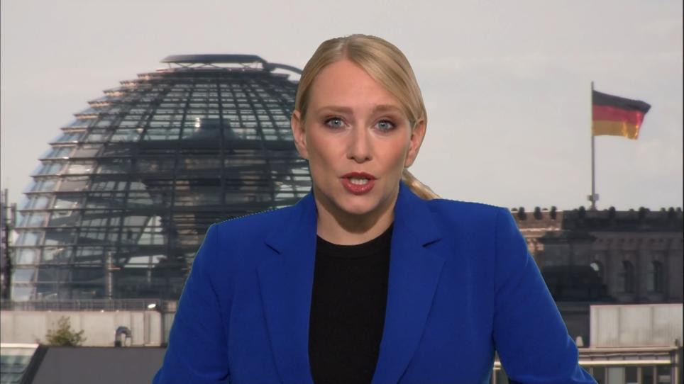 Nadine to Roxel in Berlin: \