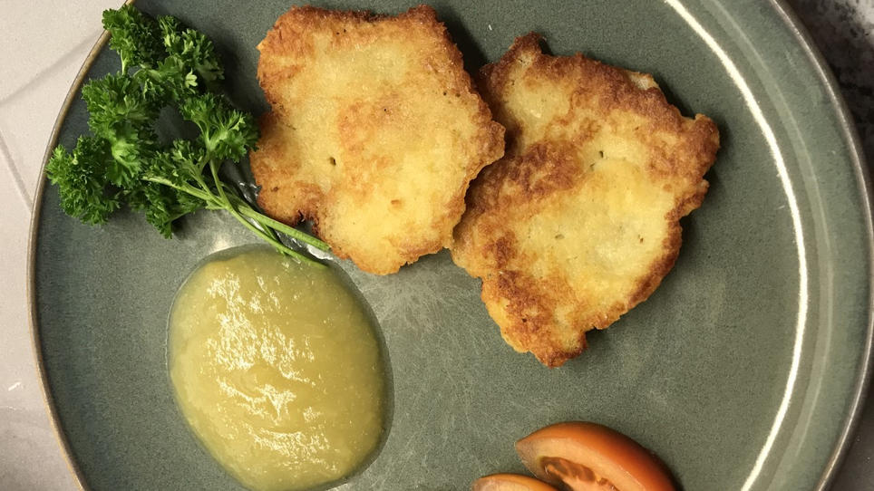 Punkt-12-Lieblingsgericht: Wie von Oma! Reibekuchen mit Apfelkompott ...