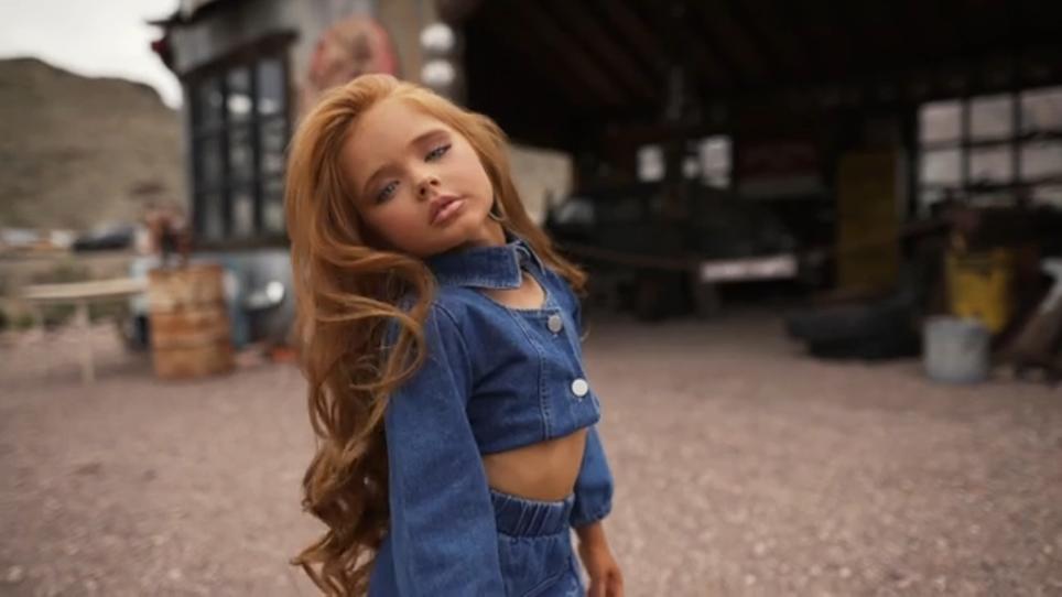 Geklaute Kindheit!: Schönheitskönigin Kynlee (5) performt auf