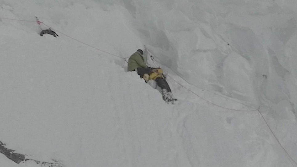 Helfer Alarmiert Bergsteiger Rufen Rettungshubschrauber Wie Taxis Der Skandal Nimmt Kein Ende - 4hjkkdy