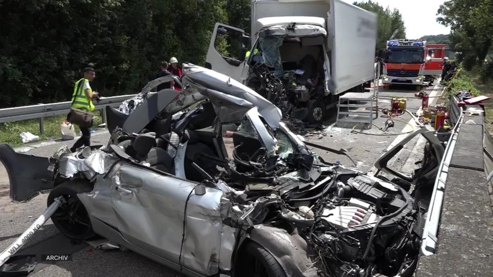 Schwerer Crash Auf Autobahn: Leben Nach Horrorunfall | RTL.de