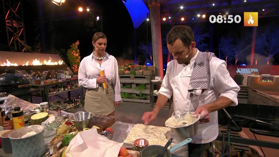 Das geht mächtig schief: Steffen Henssler will mit einem Trick glänzen ...