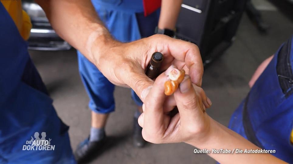 Milchzähne Die Autodocs teilen einen witzigen Moment RTL.de