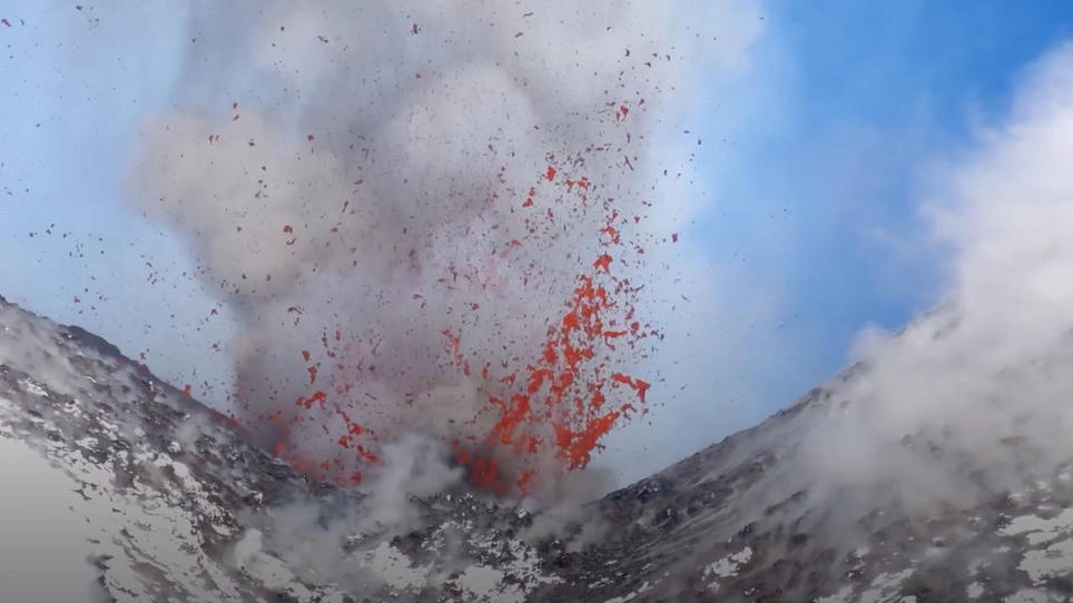 Video Zeigt Ätna-Eruption: Europas Größter Vulkan Spuckt Wieder Lava ...