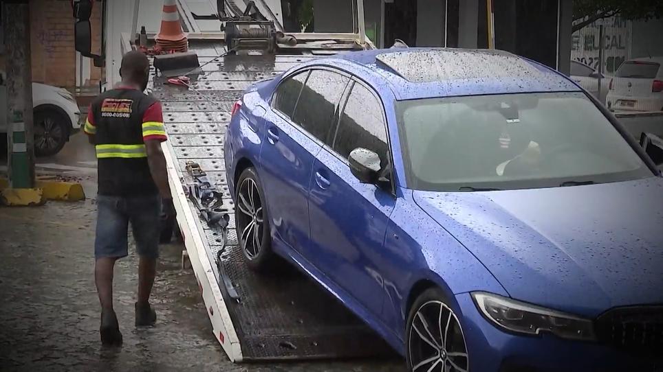 Polizei stoppt Gespann: BMW 3er Touring mit E30-Anhänger