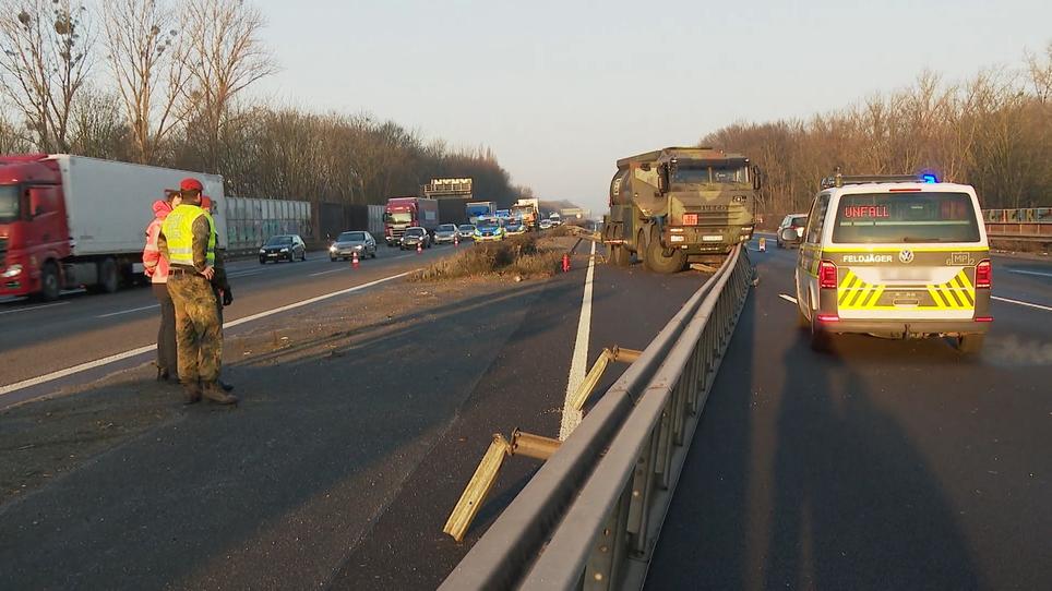 Sperrung Autobahn: Stau Wegen Unfall | RTL.de